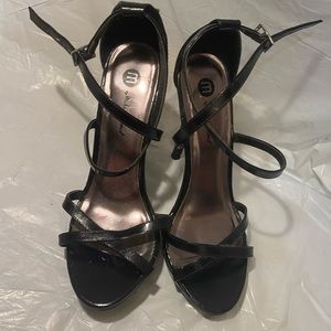 Michael Antonio heel dress shoe size 9